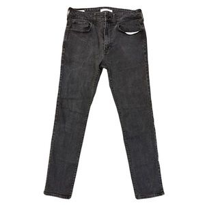 Pacsun Mens Jeans Size 32x32 Slim
Skinny Mid Rise Grey Black Denim.